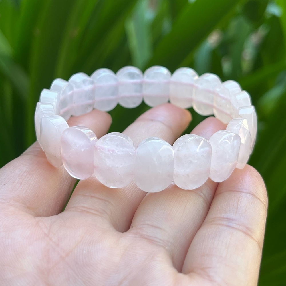 Facated rose quartz soft bangle‎